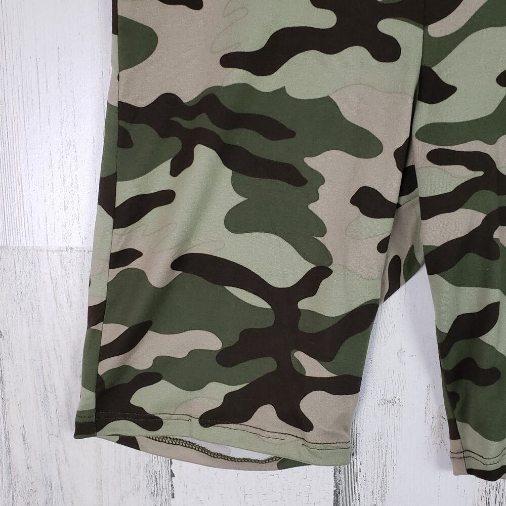 NWT Le Lis Olive Green Camo Camouflage Fitted Biker Athletic Shorts Women's - Picture 3 of 10